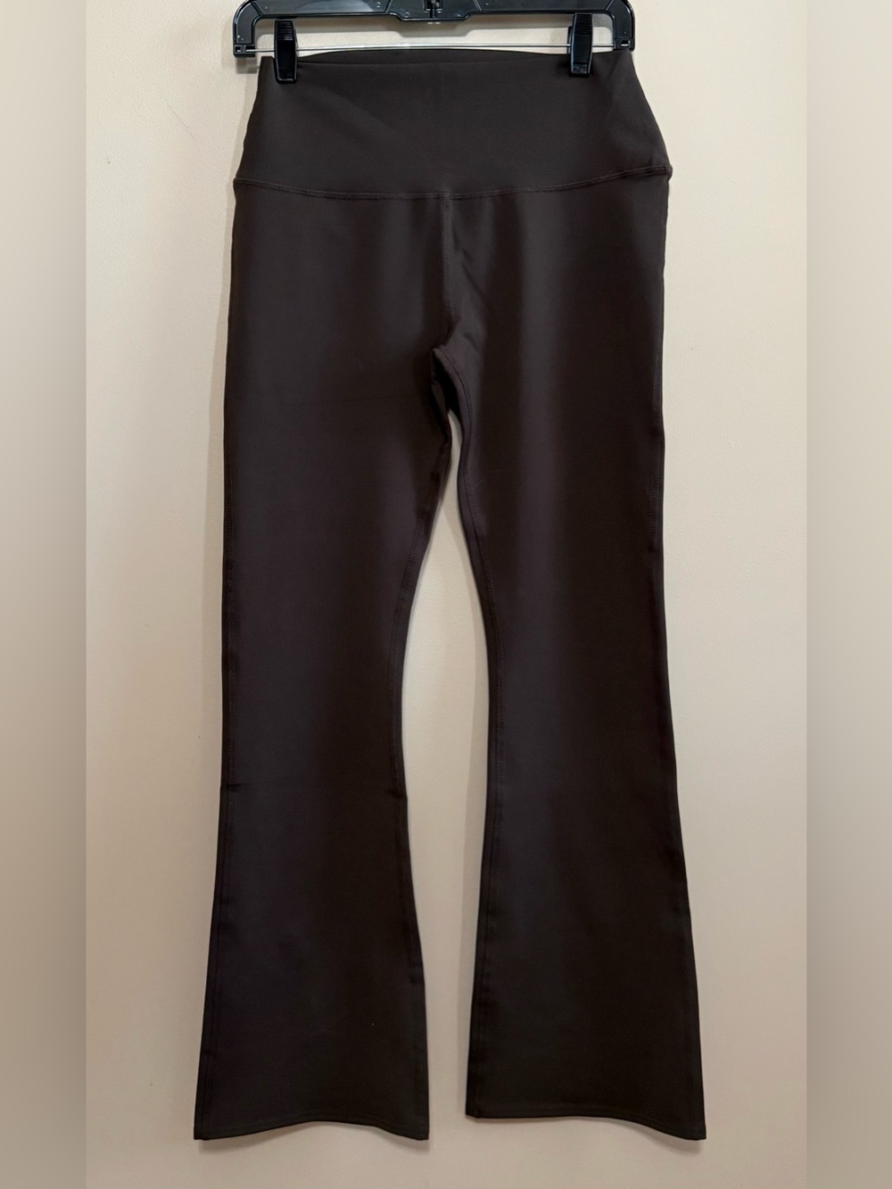 NEW Alo Yoga Airbrush High Waist 7/8
Bootcut Leggings in Espresso Sz L